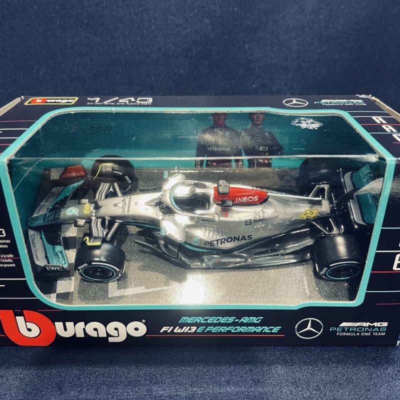 画像1: 新品正規入荷品●burago1/43 MERCEDES AMG W13 2022(L.ハミルトン）#44