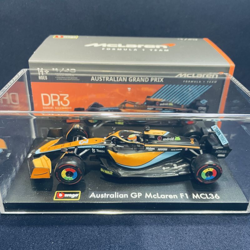 画像1: 新品正規入荷品●burago1/43 McLAREN MCL36 2022(D.リカルド）#3 ※ドライバーフィギュア＆アクリルケース付