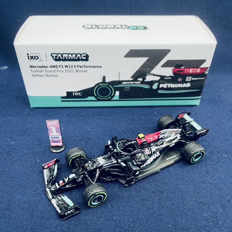 画像1: 新品正規入荷品●TARMAC WORKS 1/64 MERCEDES AMG W12 WINNER TURKISH GP 2021 (V.ボッタス）#77