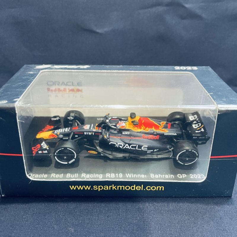 画像1: 新品正規入荷品●SPARK 1/64 RED BULL HONDA RB19 WINNER BAHRAIN GP 2023 (M.フェルスタッペン）#1