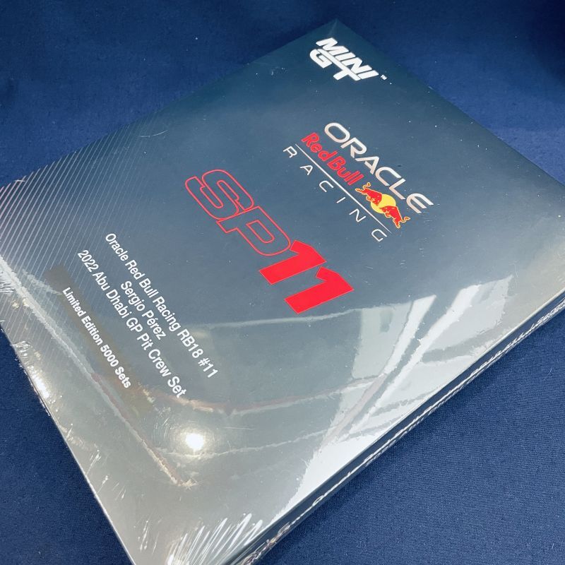 画像: 新品正規入荷品●TSM 1/64 RED BULL RACING RB18 ABU DHABI GP 2022 ピットクルーセット (S.ペレス）