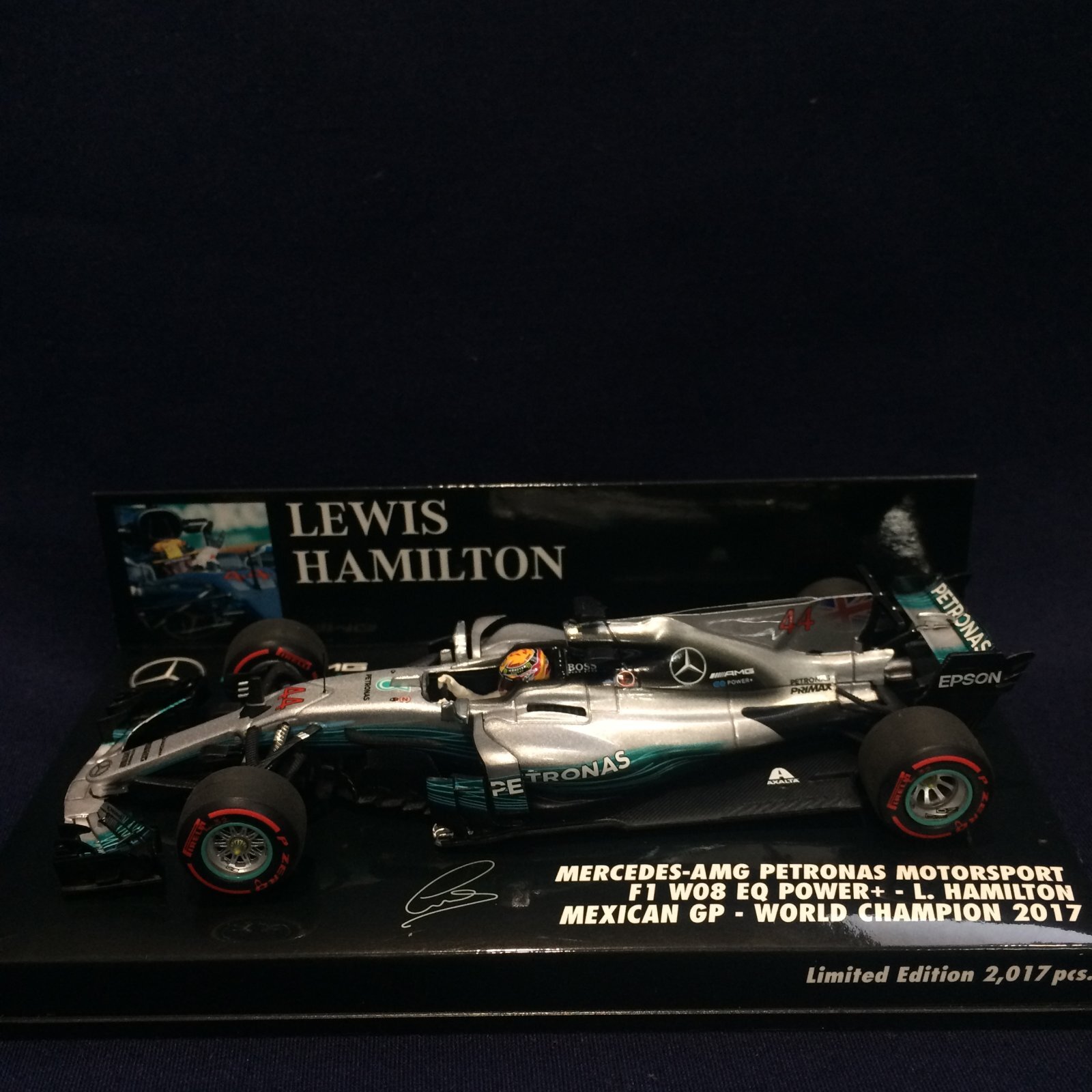 画像1: セカンドハンド品●PMA1/43 MERCEDES-AMG PETRONAS W08 WORLD CHAMPION 2017 MEXICAN GP （L.ハミルトン）#44