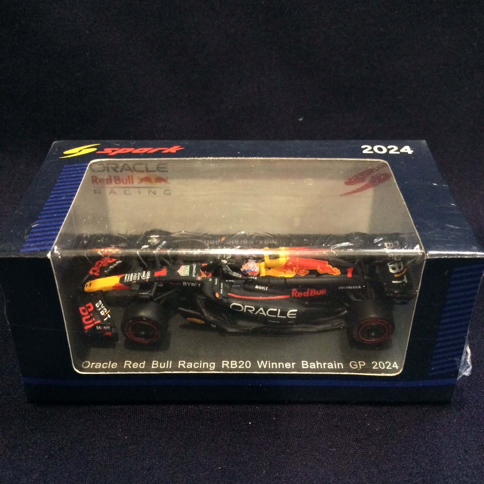 画像1: 新品正規入荷品●SPARK1/64 RED BULL HONDA RB20 WINNER BAHRAIN GP 2024 （M.フェルスタッペン）#1