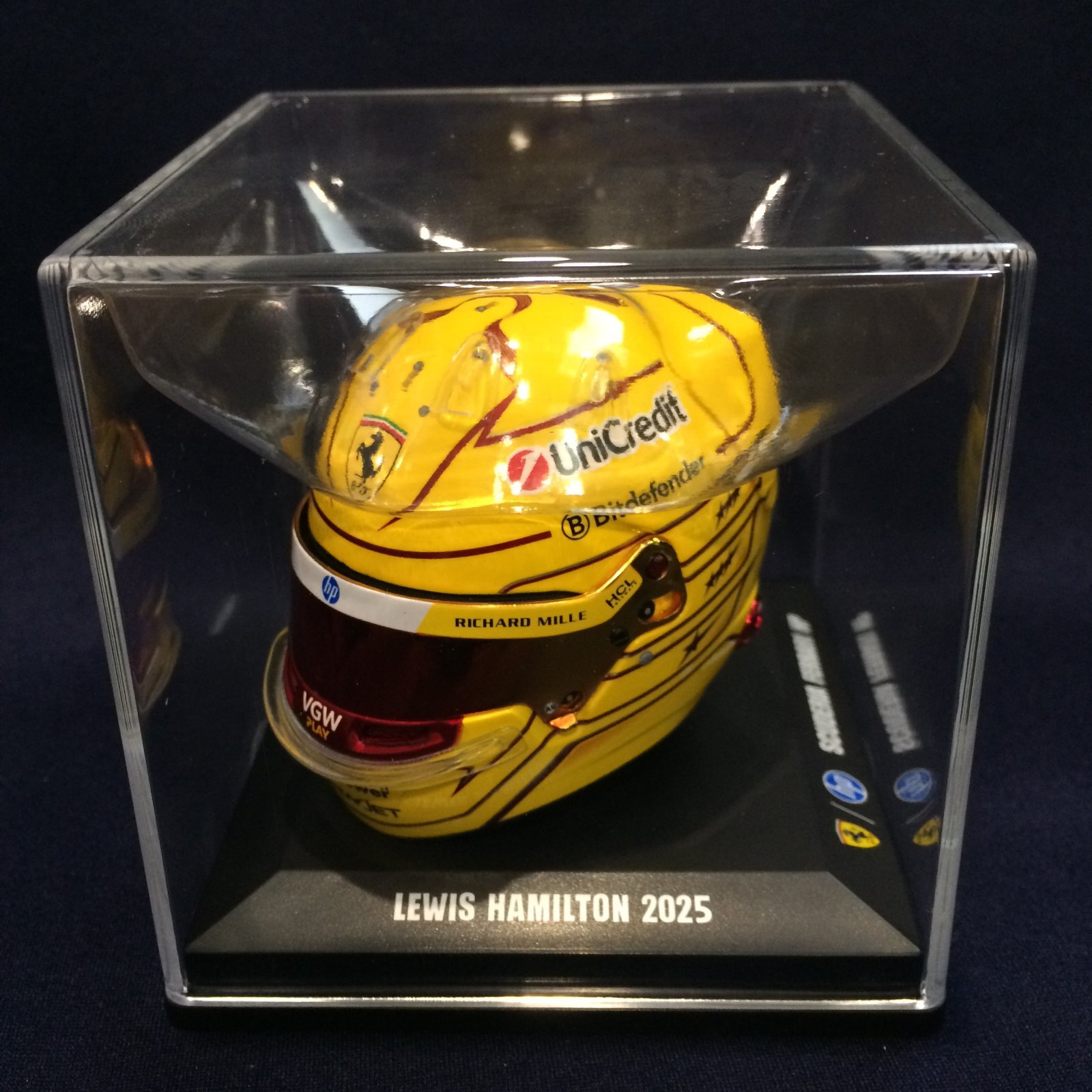 画像1: 新品正規入荷品●LOOKSMART 1/5 FERRARI F1  (L.ハミルトン）2025 ミニヘルメット