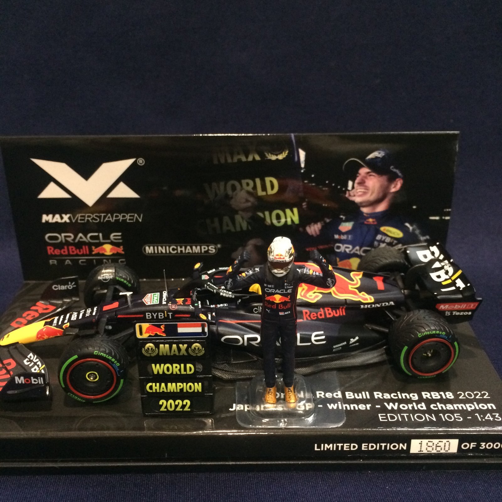 画像1: セカンドハンド品●PMA1/43 RED BULL HONDA RB18 WINNER JAPANESE GP WORLD CHAMPION 2022 (M.フェルスタッペン）#1