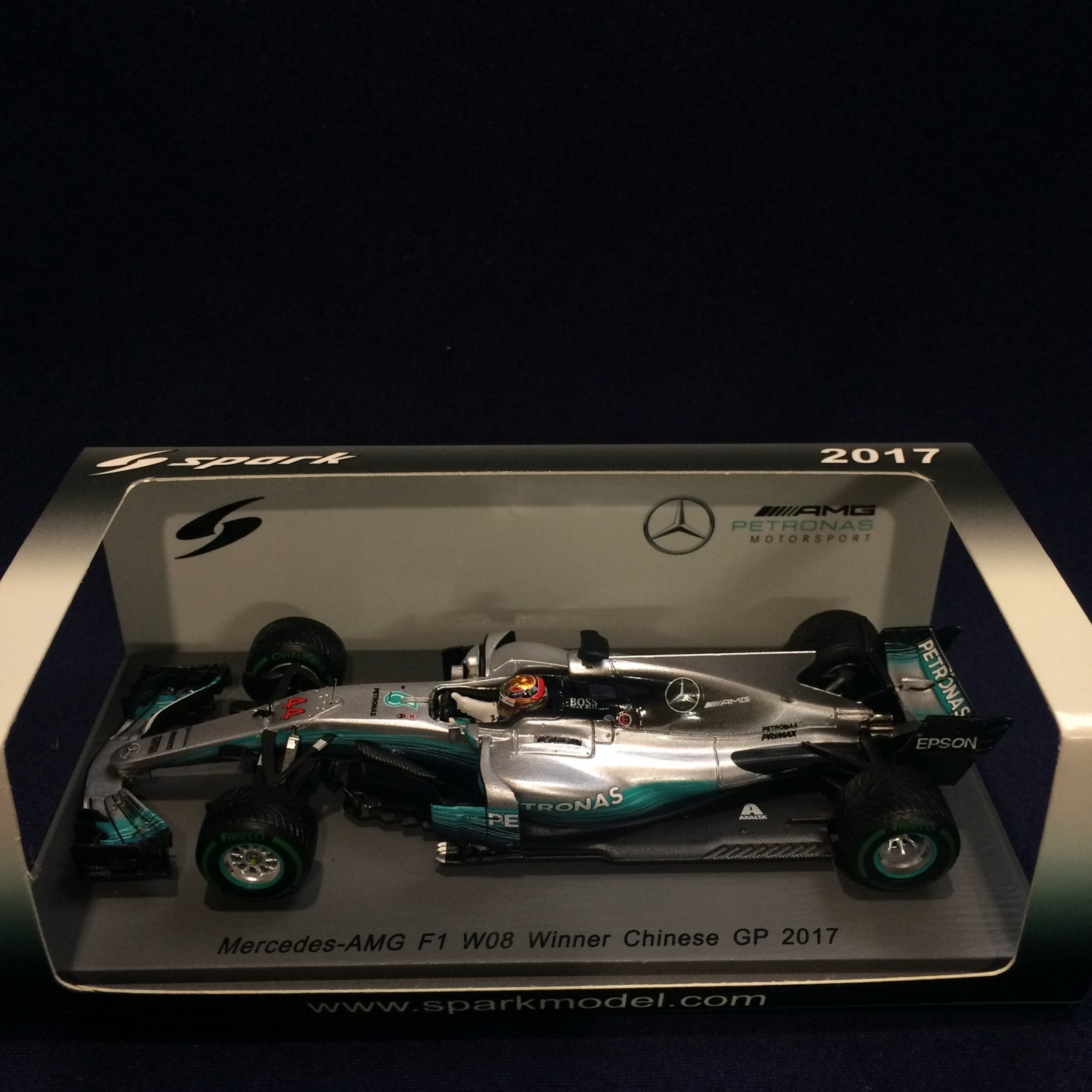 中古 おもちゃ・玩具 ミニカー Mercedes-AMGF1W08WinnerChineseGP2017 スケール 1/43 2017年製 【727】 Spark 1/43 Mercedes-AMG F1 W08 Winner Chinese GP 2017｜商品