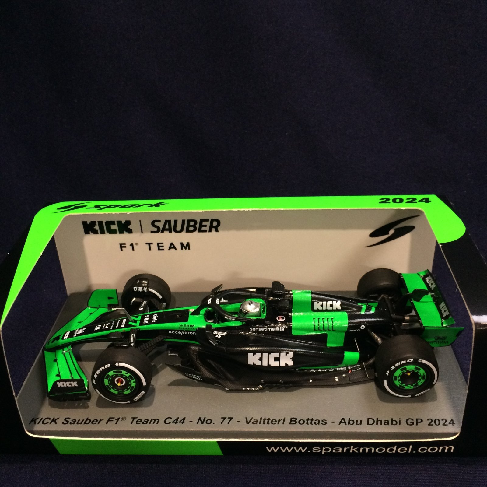 画像1: 新品正規入荷品●SPARK 1/43 KICK SAUBER F1 C44 ABU DHABI GP 2024 (V.ボッタス）#77