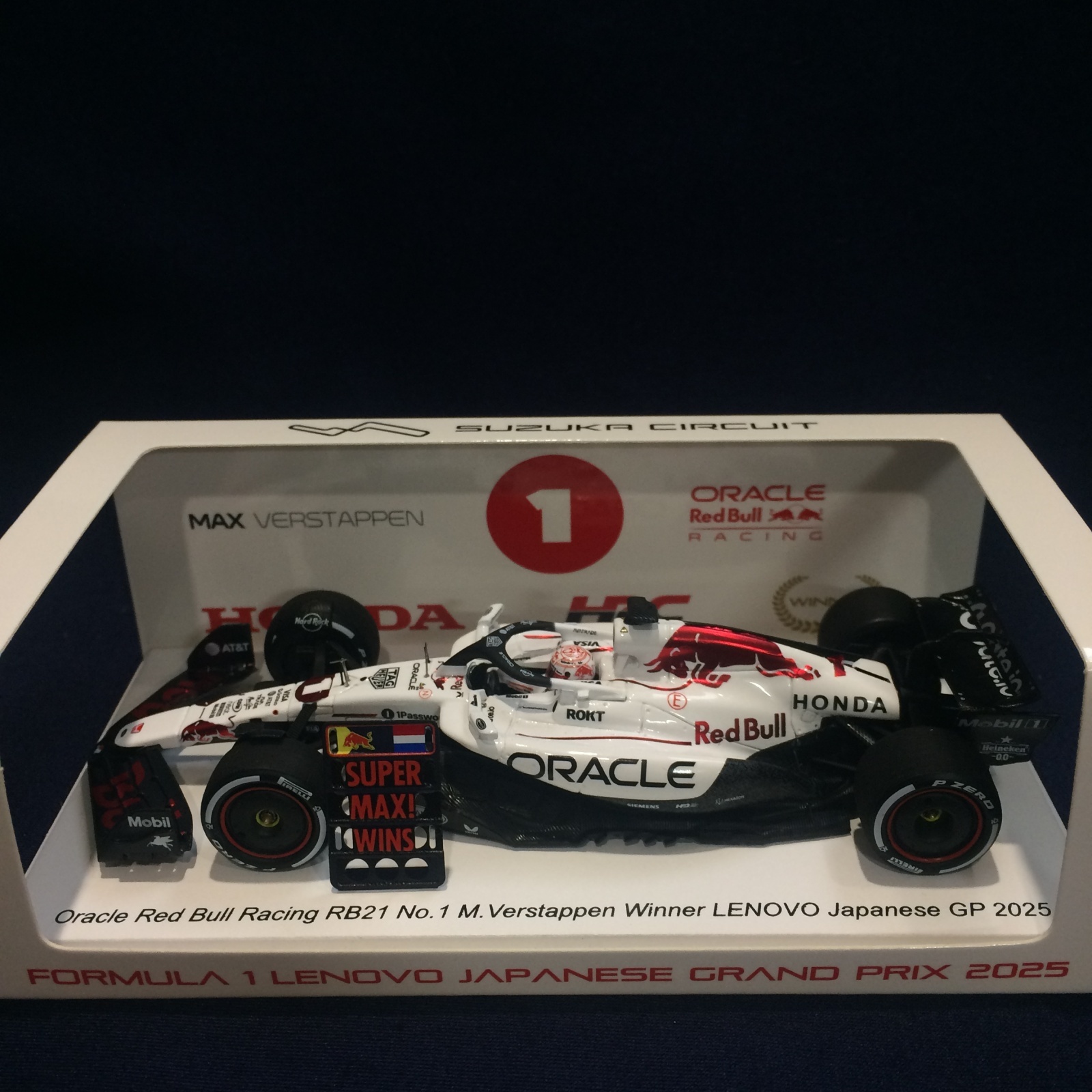 画像1: 新品正規入荷品●鈴鹿サーキット別注●SPARK 1/43 ORACLE RED BULL HONDA RB21 WINNER JAPANESE GP 2025 (M.フェルスタッペン）#1