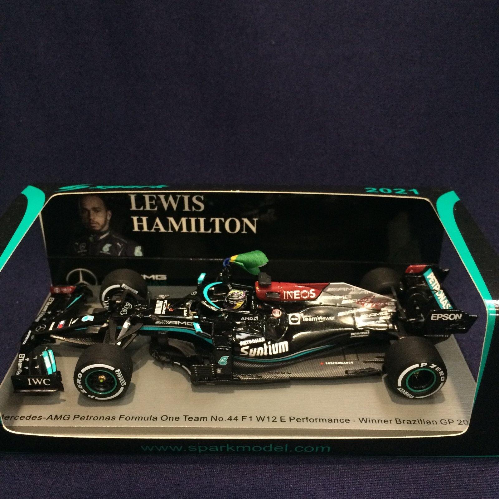 画像1: セカンドハンド品●SPARK1/43 MERCEDES-AMG PETORONAS W12 WINNER BRAZILIAN GP 2021 (L.ハミルトン）#44