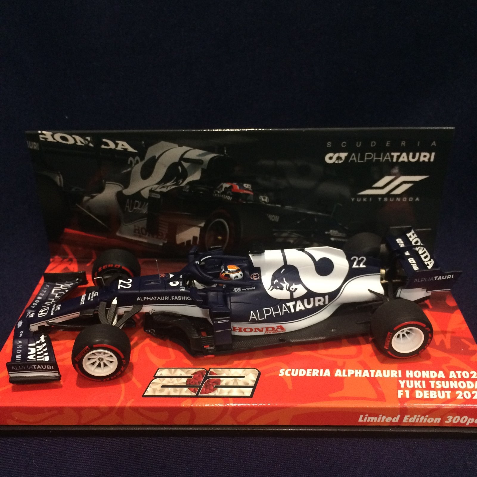 画像1: セカンドハンド品●ユーロスポーツ別注●PMA1/43 SCUDERIA  ALPHATAURI HONDA  AT02 F1 DEBUT 2021 (角田裕毅）#22