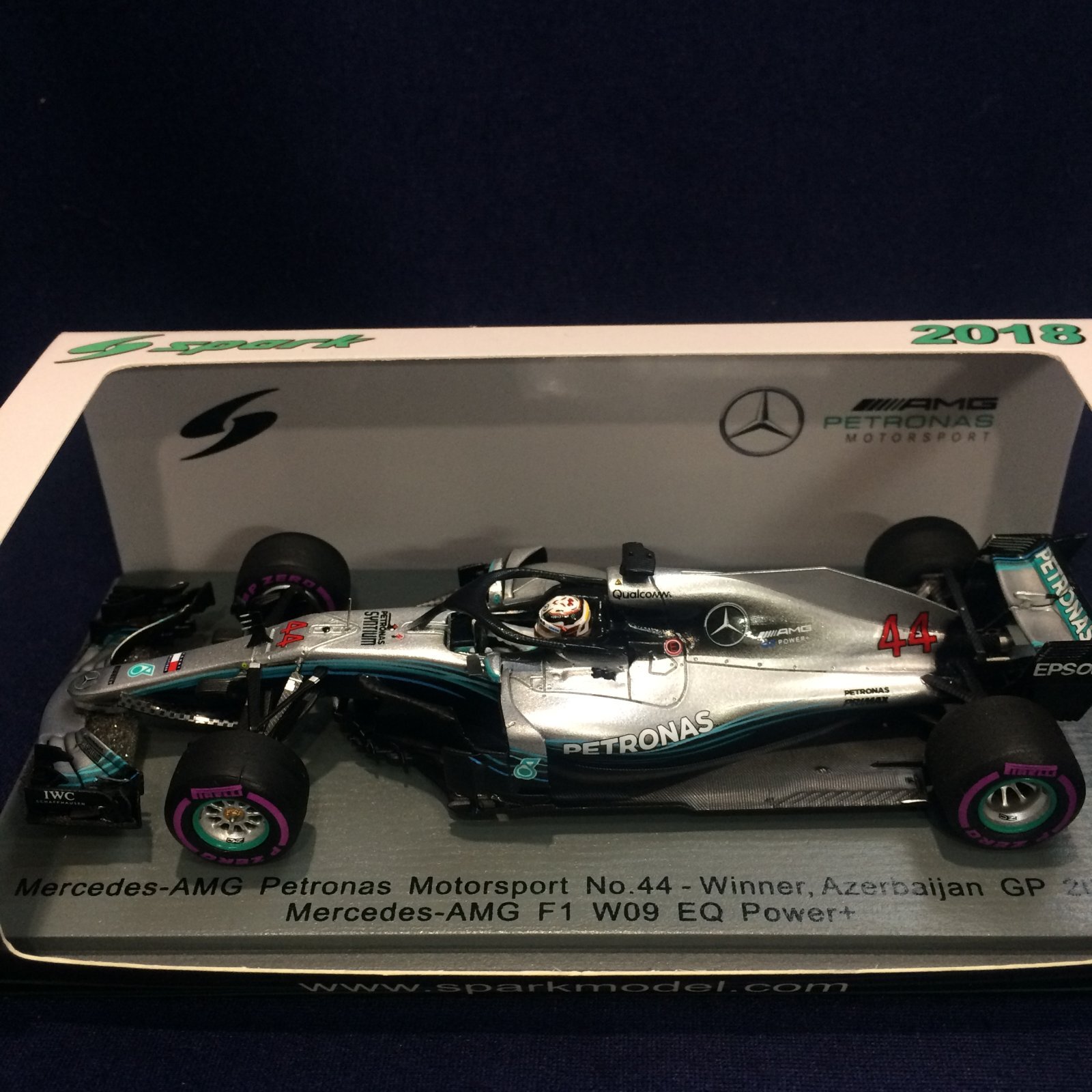 画像1: セカンドハンド品●SPARK1/43 MERCEDES W09 WINNER AZERBAIJAN GP 2018 (L.ハミルトン）#44