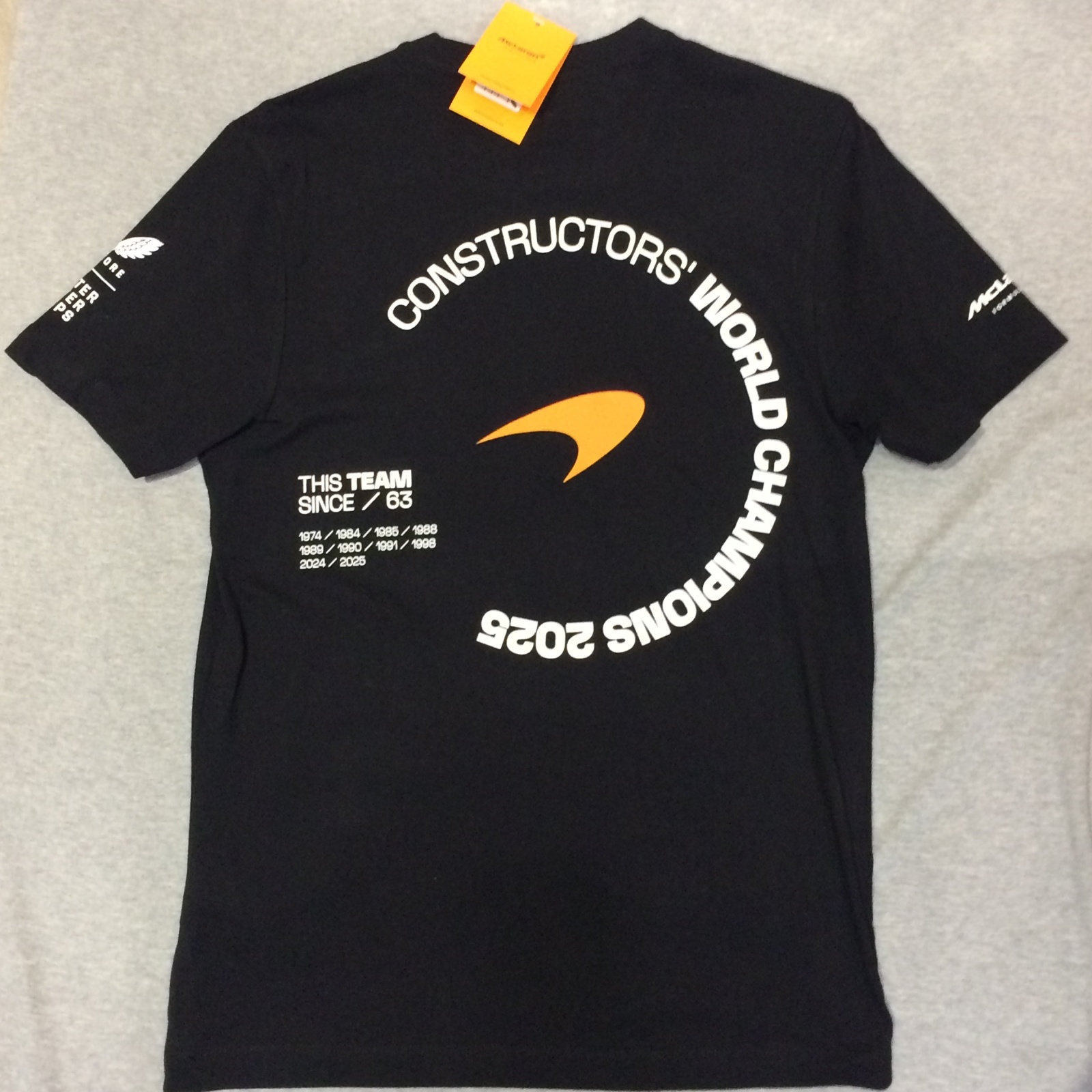 画像: マクラーレン F1 チーム 2025年 コンストラクターズ チャンピオン 記念 Tシャツ (XLサイズ）