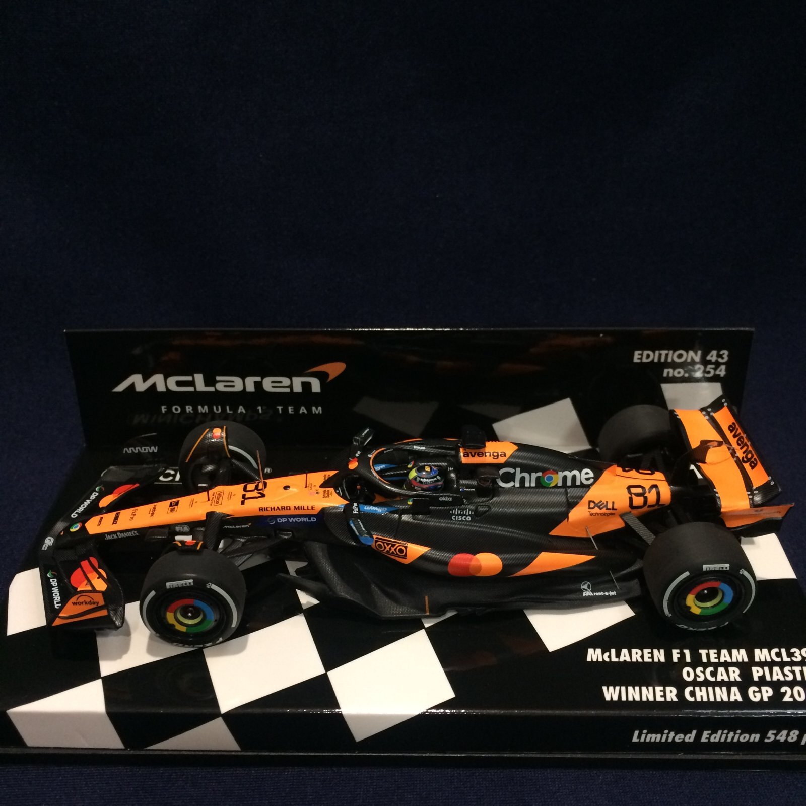 画像1: 新品正規入荷品●PMA1/43 McLAREN MERCEDES MCL39 WINNER CHINA GP 2025 (O.ピアストリ）#81