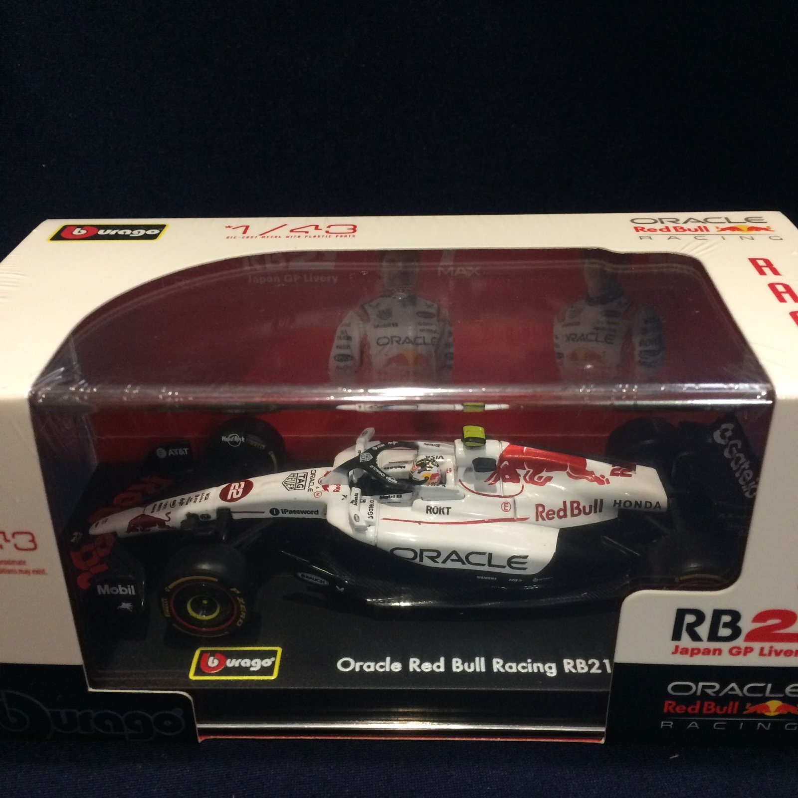 画像1: 新品正規入荷品●burago1/43 RED BULL RB21 JAPANESE GP (角田裕毅）#22 ※アクリルケース＆ドライバーフィギュア付