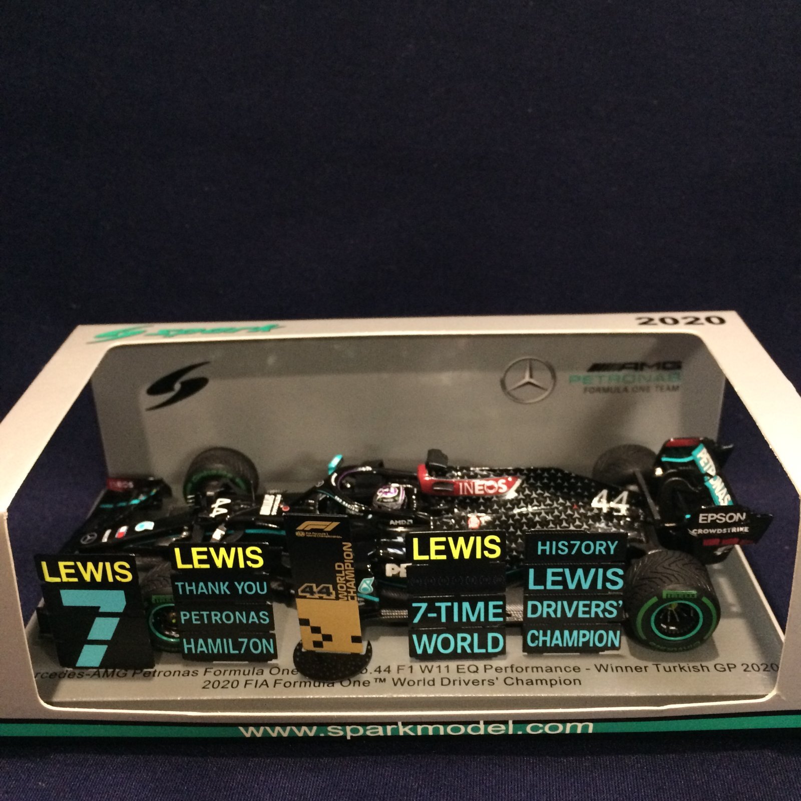 画像1: セカンドハンド品●SPARK 1/43 MERCEDES-AMG W11 WINNER TURKISH GP 2020 WORLD CHAMPION (L.ハミルトン）#44