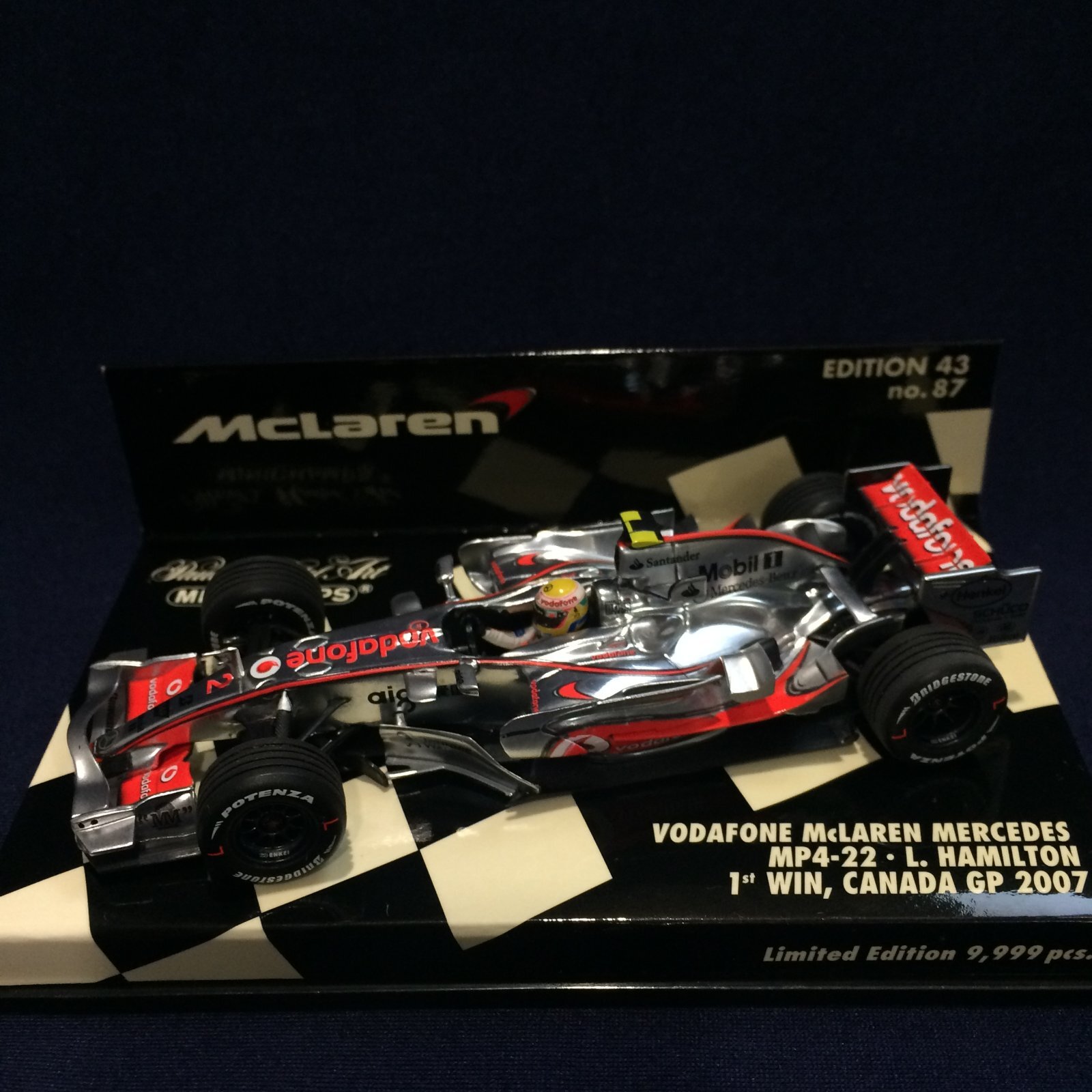 画像1: セカンドハンド品●PMA 1/43 VODAFONE McLAREN MERCEDES MP4-22 1st WIN CANADA GP 2007 (L.ハミルトン）#2