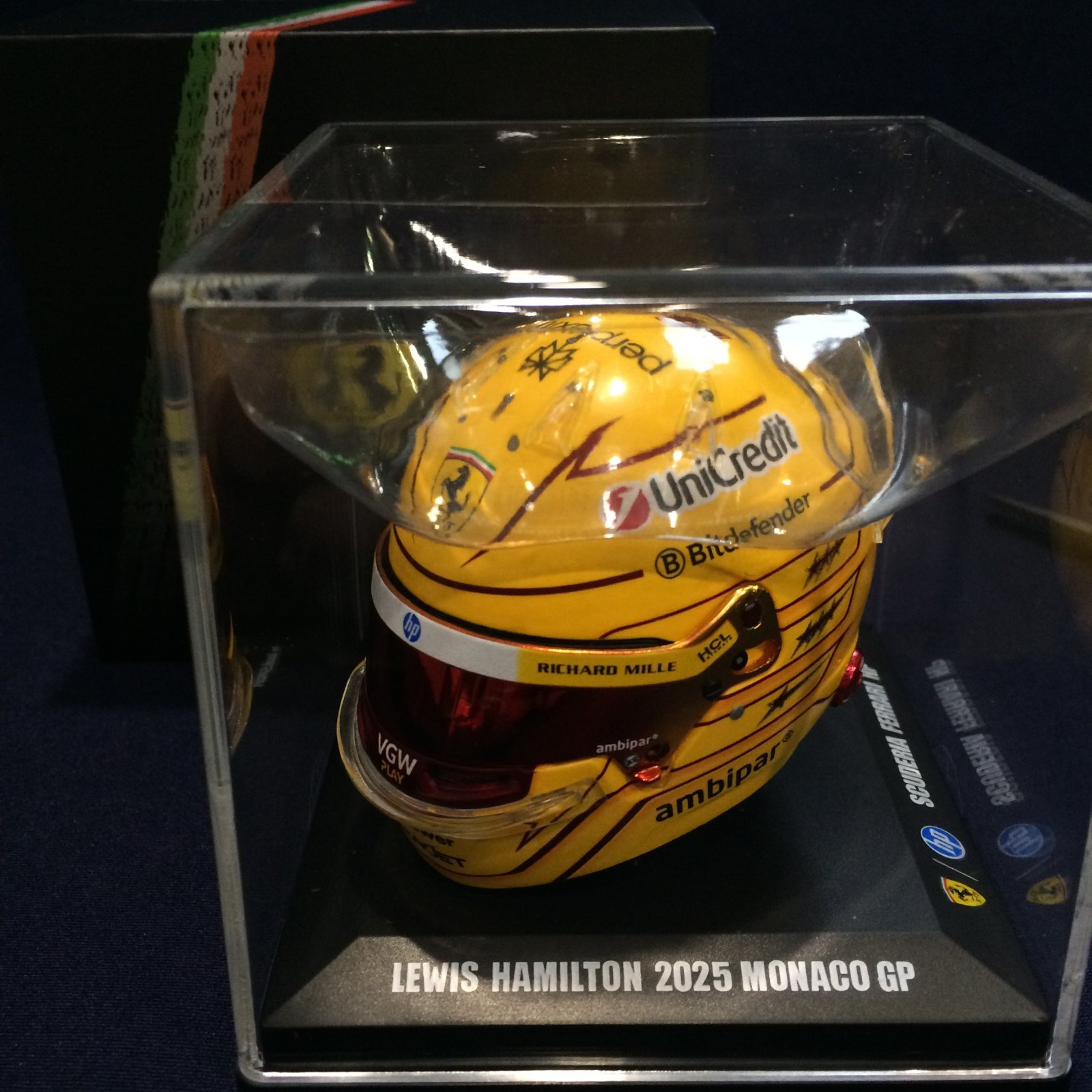 画像1: 新品正規入荷品●LOOKSMART 1/5 FERRARI F1 MONACO GP 2025 (L.ハミルトン）ミニヘルメット