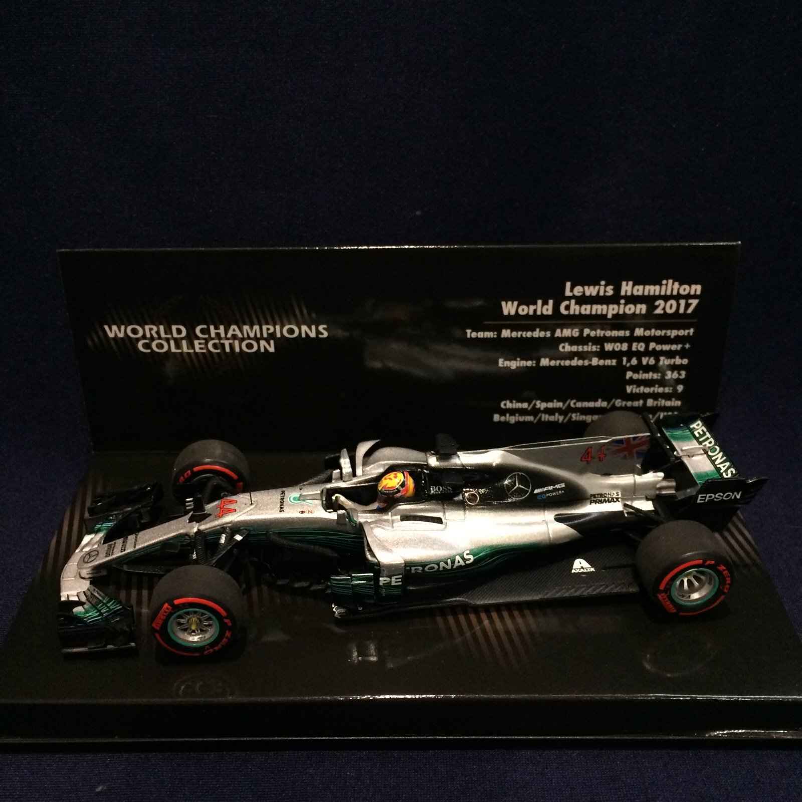画像1: セカンドハンド品●PMA1/43 WCシリーズ MERCEDES-AMG PETRONAS W08 (L.ハミルトン）2017 #44