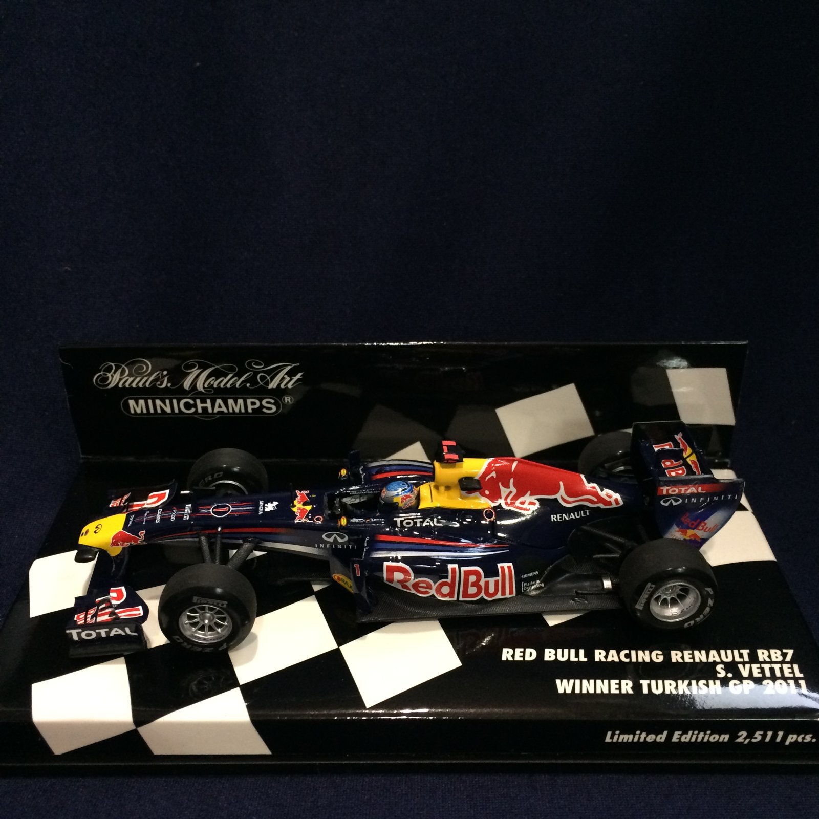 画像1: セカンドハンド品●PMA1/43 RED BULL RENAULT RB7 WINNER TURKISH GP 2011 （S.ベッテル）#1