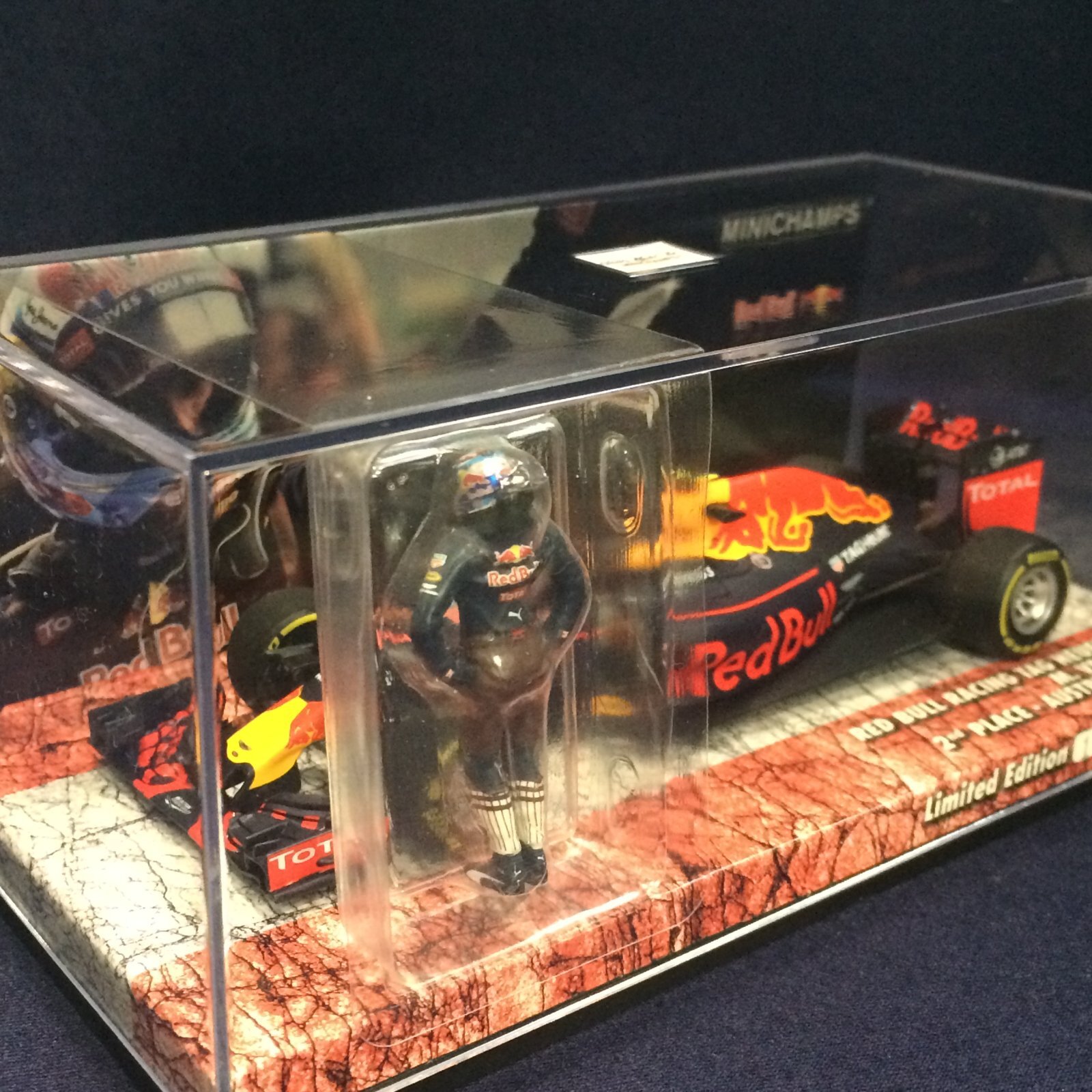 画像: セカンドハンド品●MVショップ別注●PMA 1/43 RED BULL TAG HEUER RB12 2nd PLACE AUSTRIAN GP 2016 (M.フェルスタッペン）#33 ※スタンディングフィギュア※