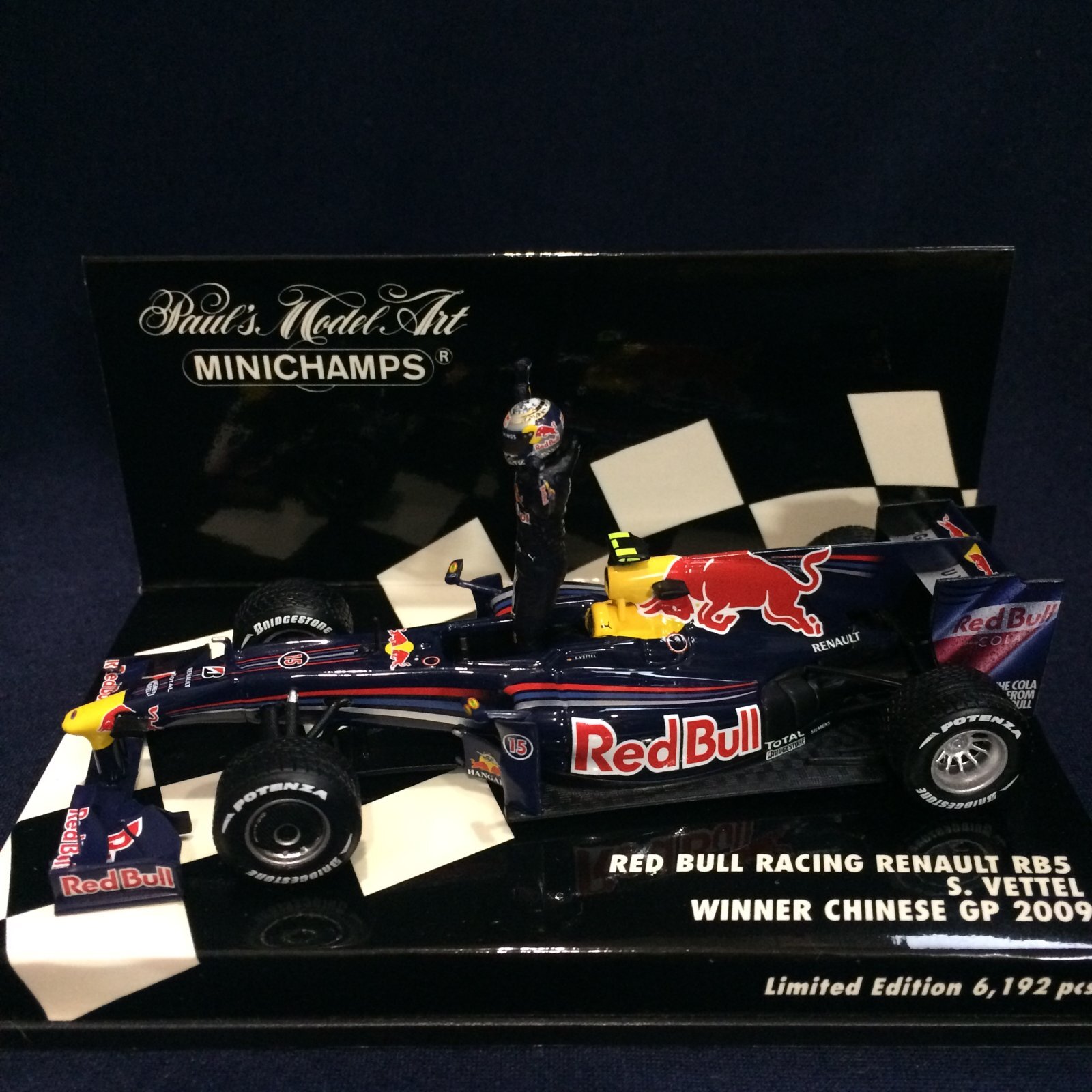 画像1: セカンドハンド品●PMA1/43 RED BULL RENAULT RB5 WINNER CHINESE GP 2009 (S.ベッテル）#15