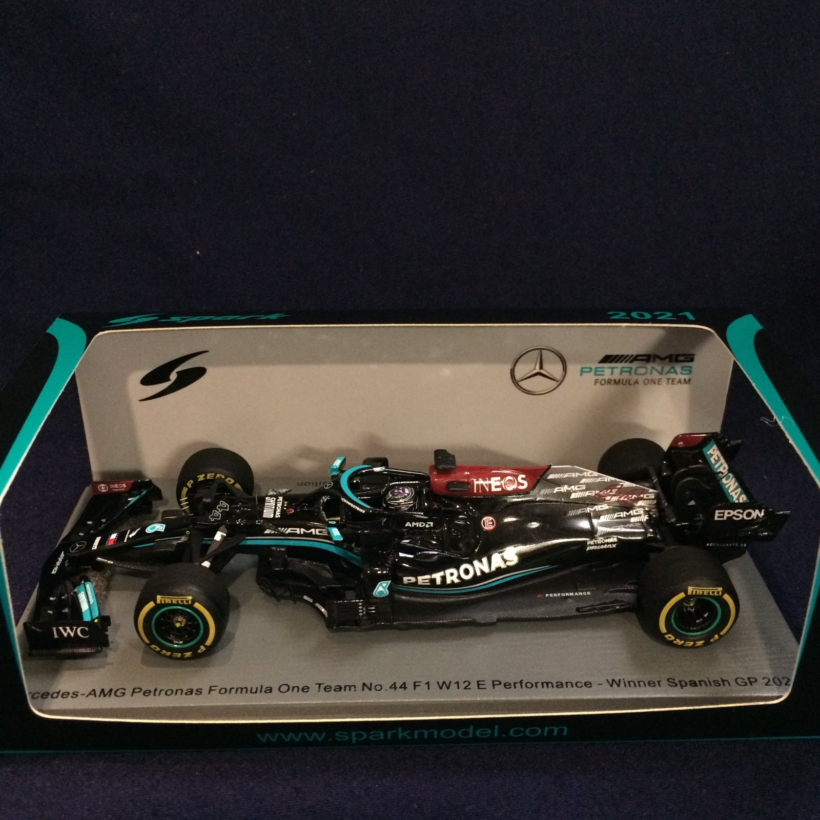 画像1: セカンドハンド品●SPARK1/43 MERCEDES-AMG W12 WINNER SPANISH GP 2021 (L.ハミルトン）#44