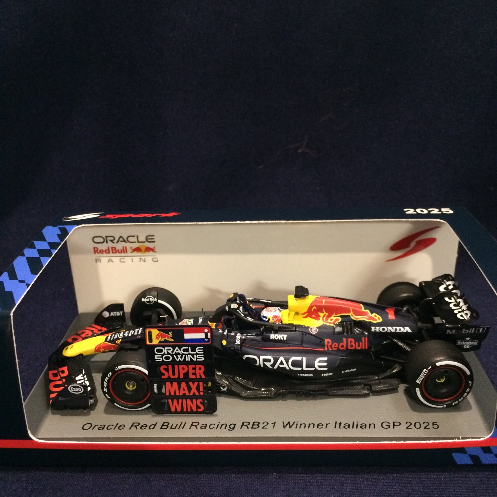 画像1: 新品正規荷品●SPARK1/43 RED BULL HONDA RB21 WINNER ITALIAN GP 2025 (M.フェルスタッペン）#1