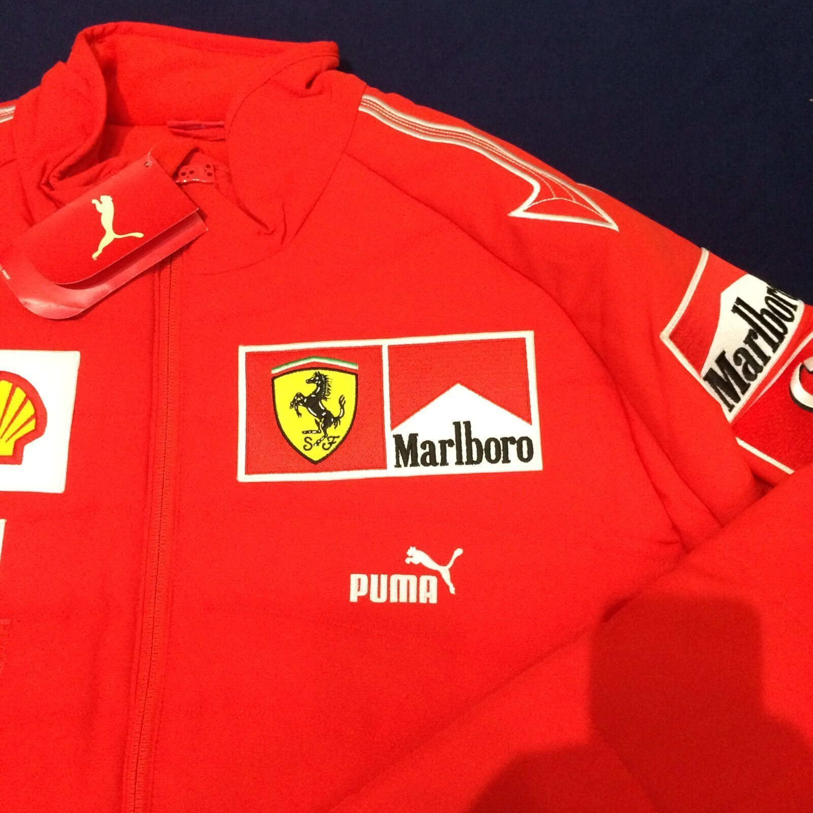 画像: 新品未使用タグ付き●FERRARIチーム支給 ハードジャケット 2006　(サイズL) ※Marlboro仕様