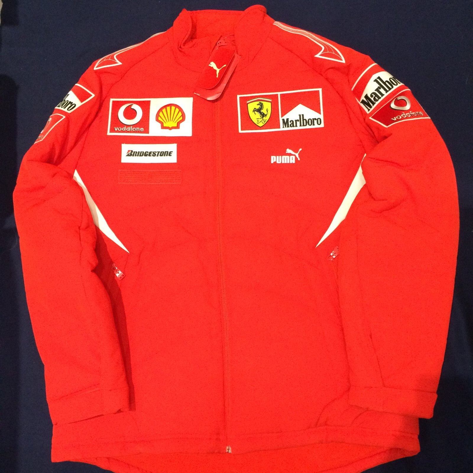 画像1: 新品未使用タグ付き●FERRARIチーム支給 ハードジャケット 2006　(サイズL) ※Marlboro仕様