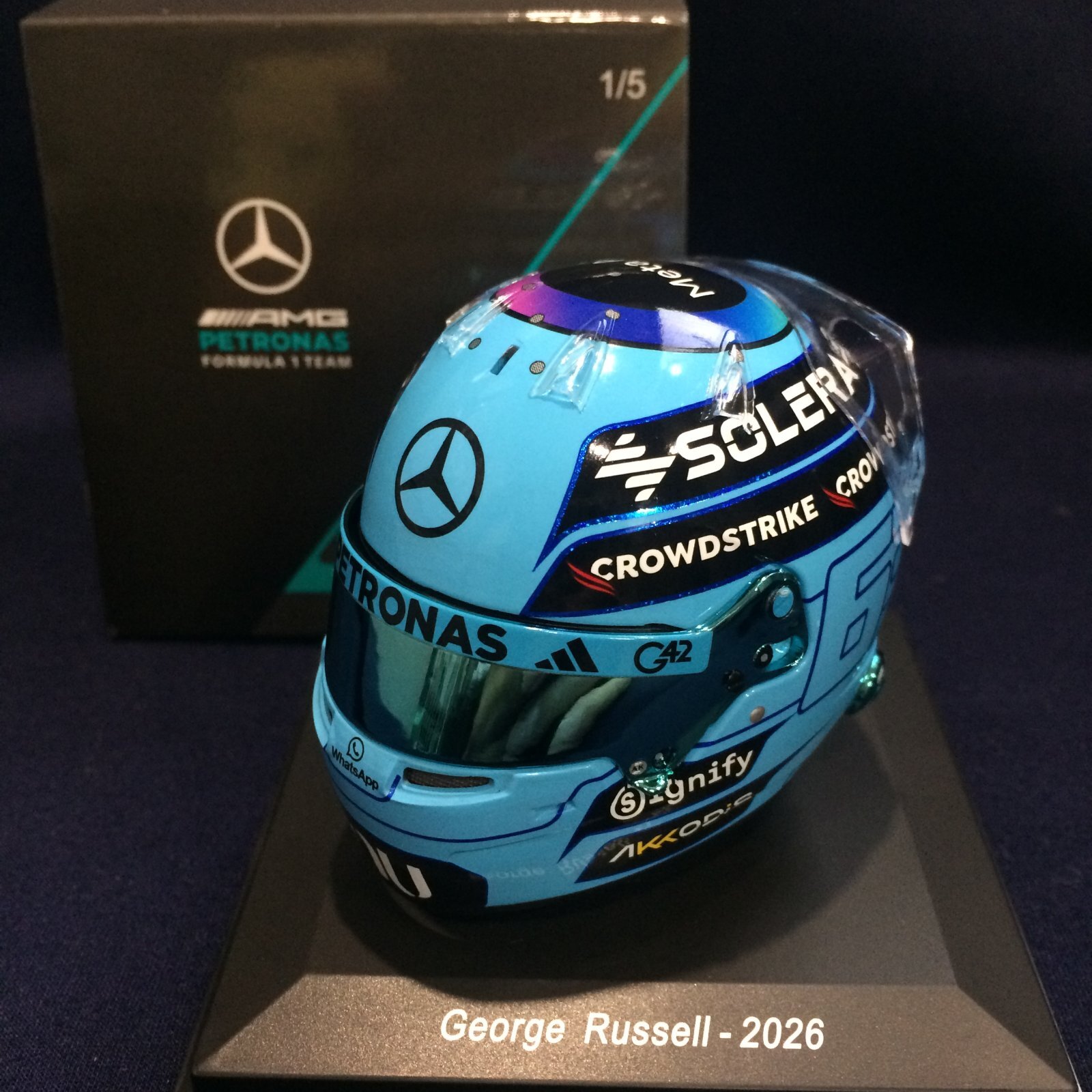 画像1: 新品正規入荷品●SPARK1/5 MERCEDES (G.ラッセル） 2026 ミニヘルメット