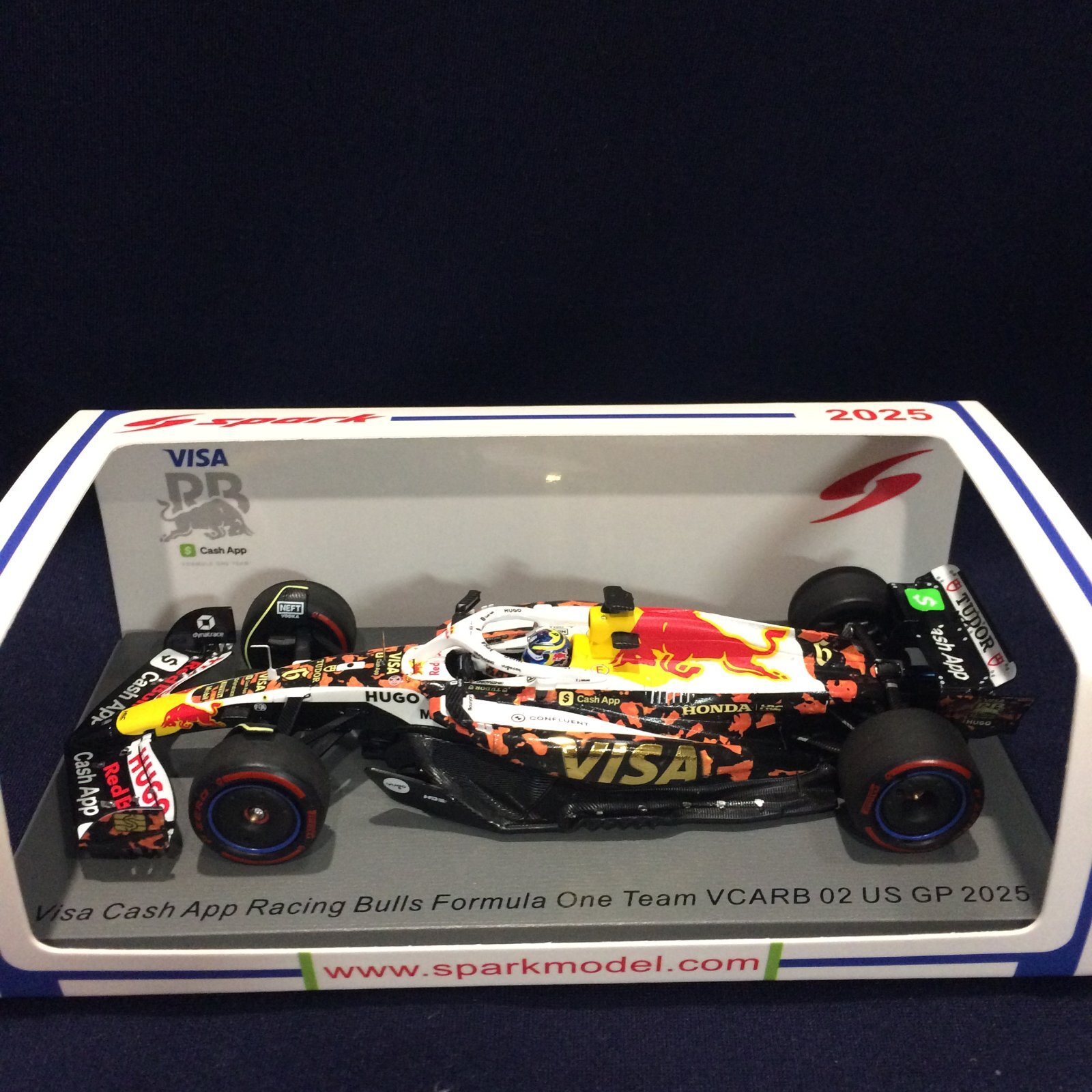 画像1: 新品正規荷品●SPARK1/43 VISA CASH APP RACING BULLS VCARB 02 US GP 2025 (I.ハジャー）#6
